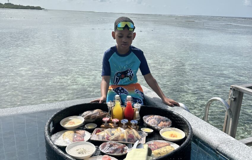 Maldives with an autistic child: private pool at our Le Méridien overwater villa