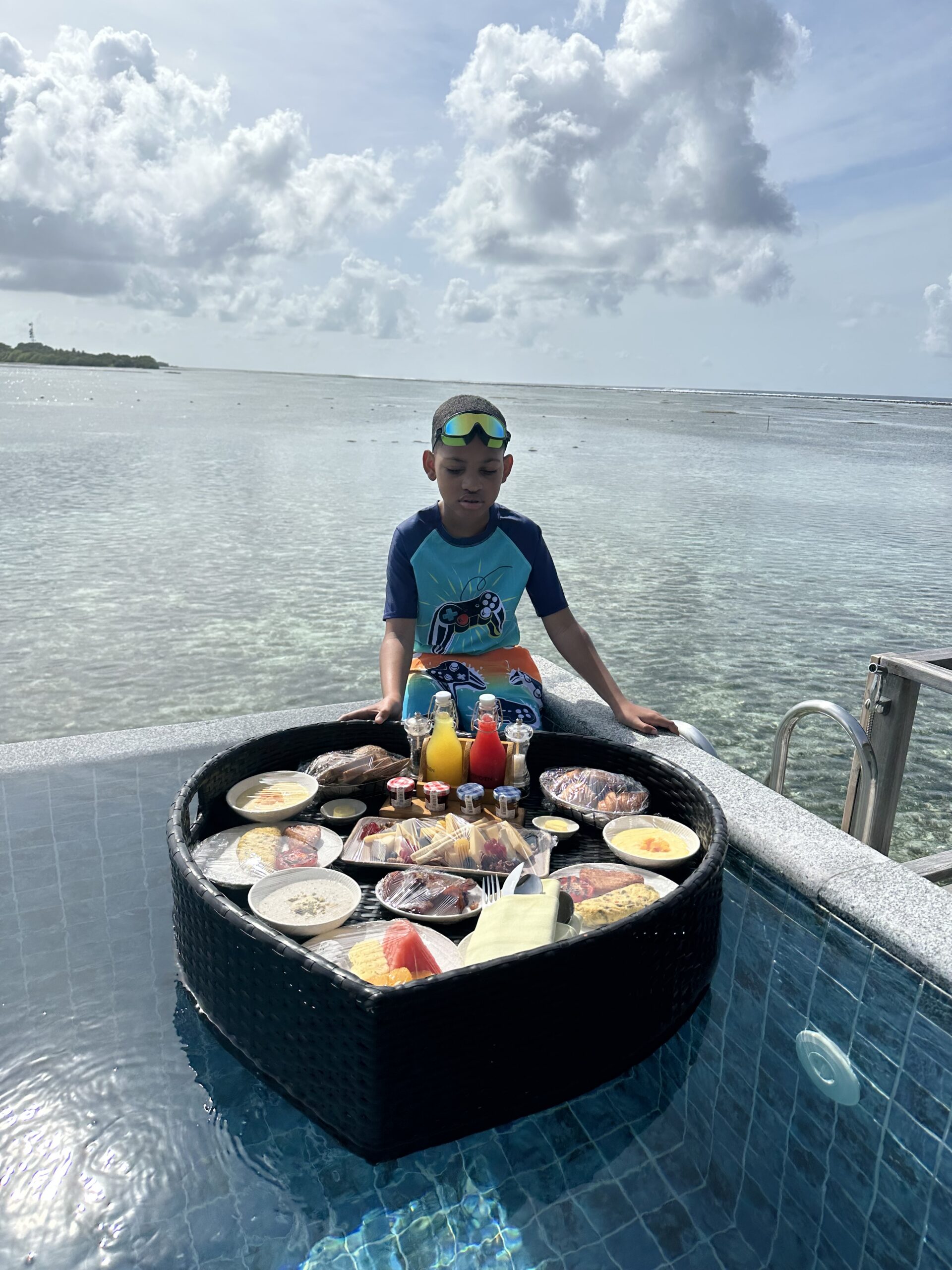 Maldives with an autistic child: private pool at our Le Méridien overwater villa